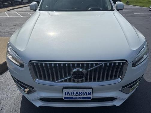 2023 Volvo XC90 Recharge Plug-In Hybrid T8 Ultimate Bright Theme 7-Seater
