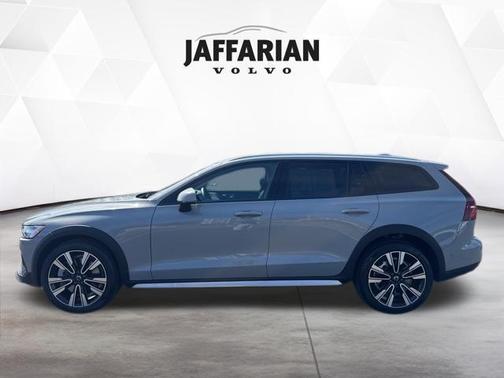Gray Metallic 2026 Volvo V60 Cross Country B5 Ultra