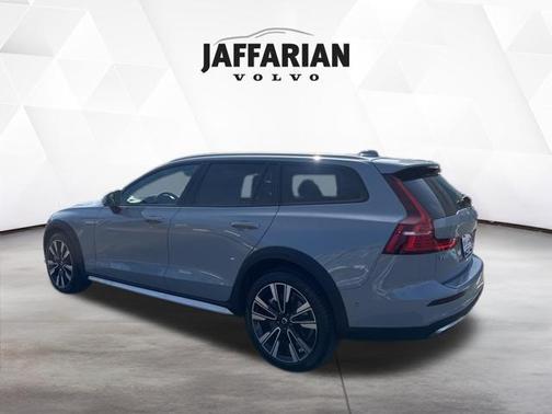 Gray Metallic 2026 Volvo V60 Cross Country B5 Ultra