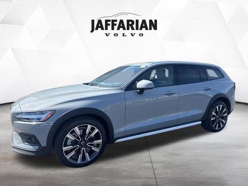 Gray Metallic 2026 Volvo V60 Cross Country B5 Ultra