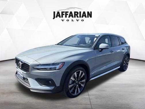 Gray Metallic 2026 Volvo V60 Cross Country B5 Ultra