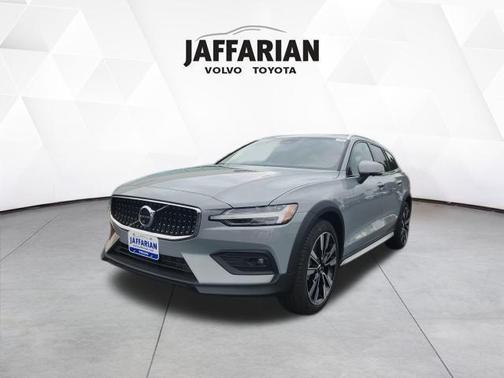 2026 Volvo V60 Cross Country B5 Ultra