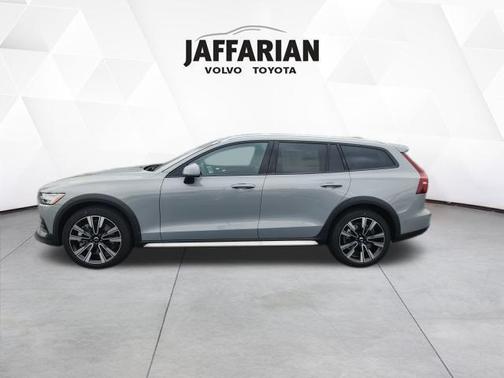 2026 Volvo V60 Cross Country B5 Ultra
