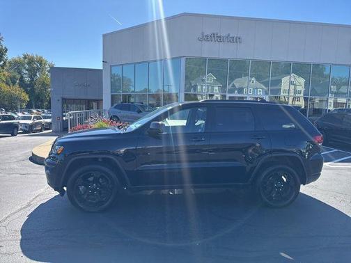 2019 Jeep Grand Cherokee Laredo