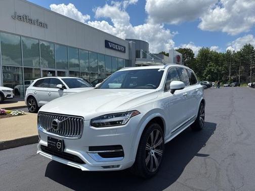 2024 Volvo XC90 B5 Plus Bright Theme