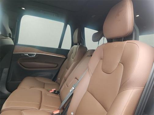 2024 Volvo XC90 B5 Plus Bright Theme