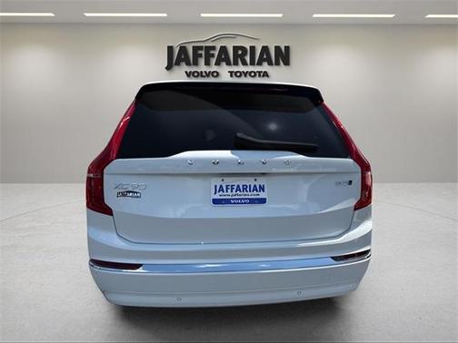 2024 Volvo XC90 B5 Plus Bright Theme