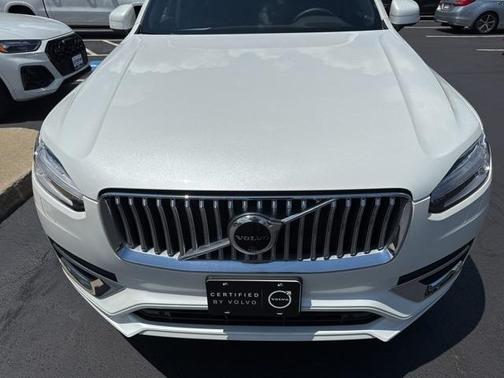 2024 Volvo XC90 B5 Plus Bright Theme
