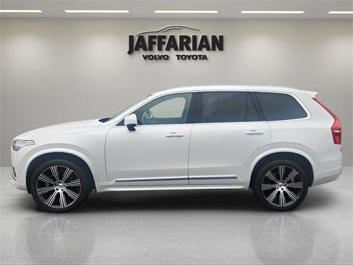 2024 Volvo XC90 B5 Plus Bright Theme