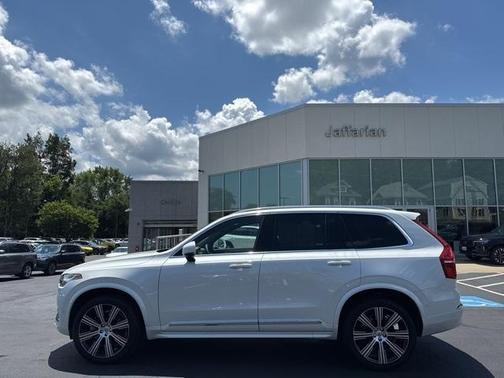 2024 Volvo XC90 B5 Plus Bright Theme