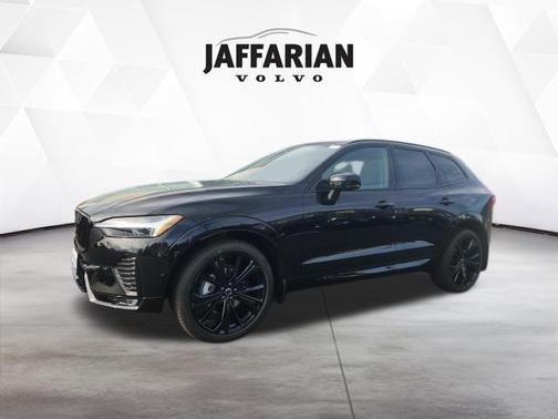 2026 Volvo XC60 B5 Ultra Black Edition