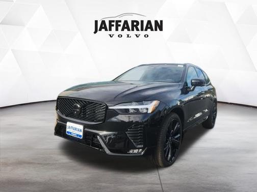 2026 Volvo XC60 B5 Ultra Black Edition