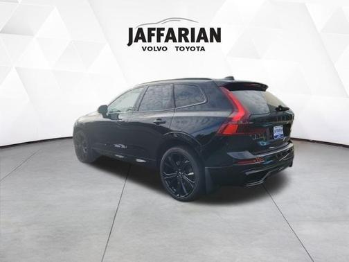 2026 Volvo XC60 B5 Ultra Black Edition