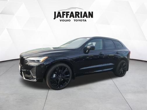 2026 Volvo XC60 B5 Ultra Black Edition