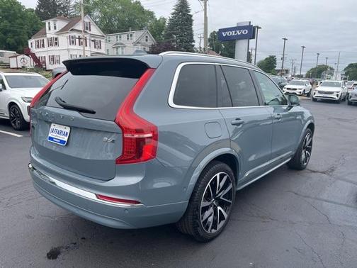 2023 Volvo XC90 B6 Plus 7-Seater