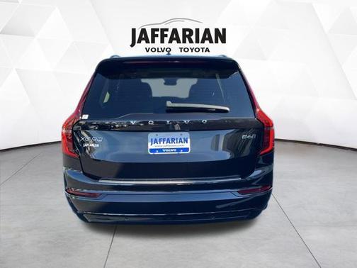 2026 Volvo XC90 B6 Ultra Dark Theme 7-Seater