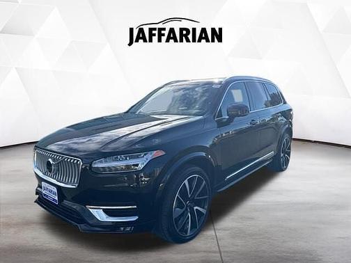Onyx Black 2023 Volvo XC90 Plus