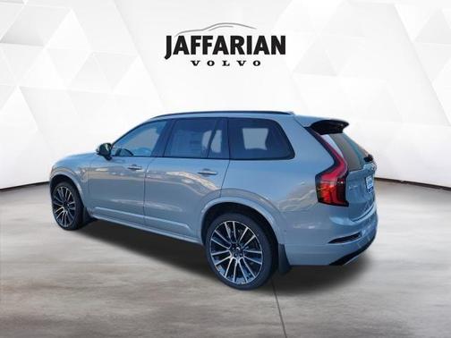 2026 Volvo XC90 B6 Ultra Dark Theme 6-Seater