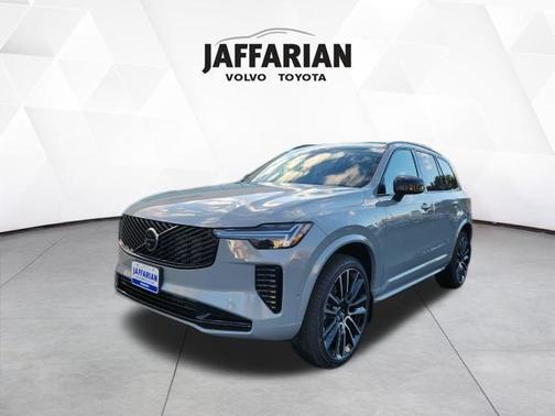 2026 Volvo XC90 B6 Ultra Dark Theme 6-Seater