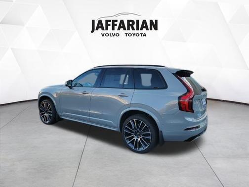 2026 Volvo XC90 B6 Ultra Dark Theme 6-Seater