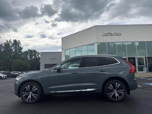 2022 Volvo XC60 B6 Inscription