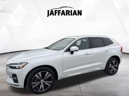 Crystal White 2023 Volvo XC60 Plus