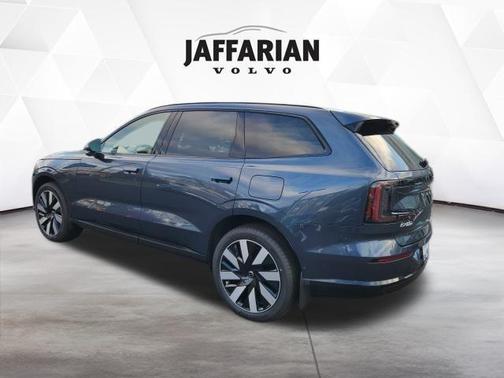 2025 Volvo EX90 Twin Motor Plus