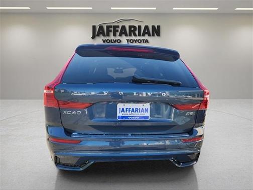 2025 Volvo XC60 B5 Ultra