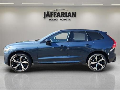 2025 Volvo XC60 B5 Ultra