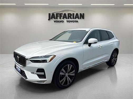 2023 Volvo XC60 B5 Plus Bright Theme