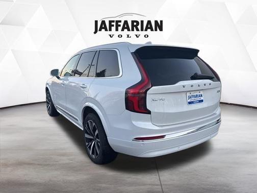 2026 Volvo XC90 B5 Core