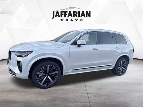 2026 Volvo XC90 B5 Core