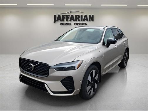 2025 Volvo XC60 Plug-In Hybrid T8 Plus