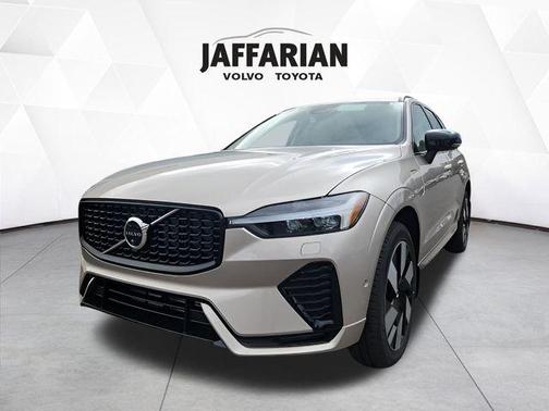 2025 Volvo XC60 Plug-In Hybrid T8 Plus
