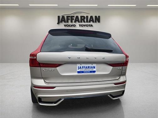 2025 Volvo XC60 Plug-In Hybrid T8 Plus
