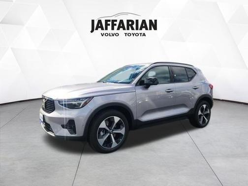 2026 Volvo XC40 B5 Plus