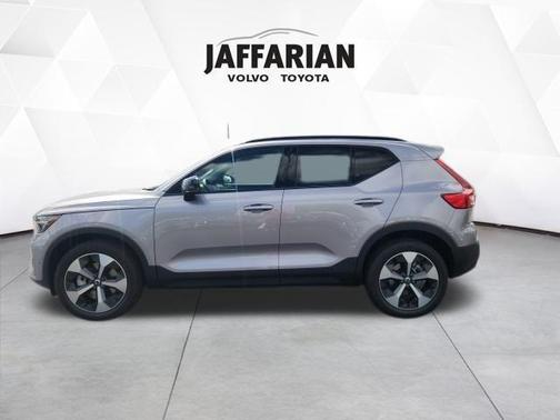 2026 Volvo XC40 B5 Plus