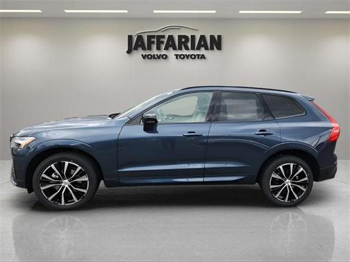 2025 Volvo XC60 B5 Plus
