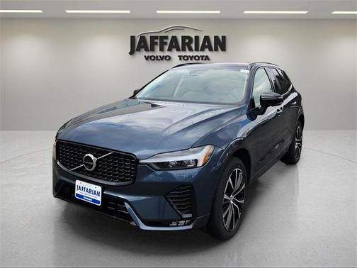 2025 Volvo XC60 B5 Plus