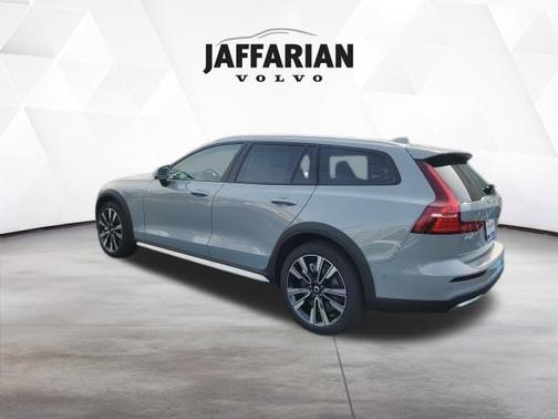 2026 Volvo V60 Cross Country B5 Ultra