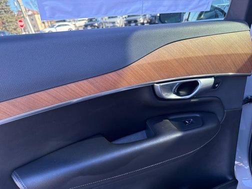 2024 Volvo XC90 B6 Plus Bright Theme 7-Seater