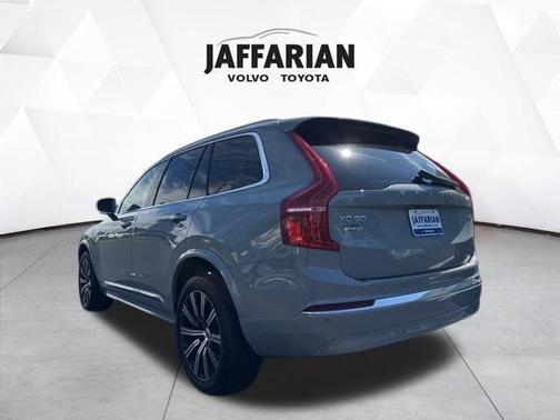 2024 Volvo XC90 B6 Plus Bright Theme 7-Seater
