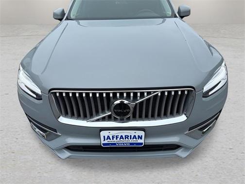 2024 Volvo XC90 B6 Plus Bright Theme 7-Seater