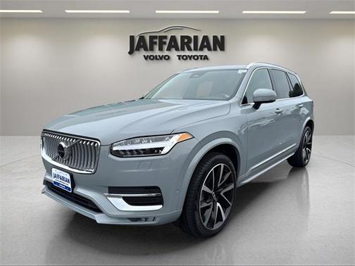 2024 Volvo XC90 B6 Plus Bright Theme 7-Seater