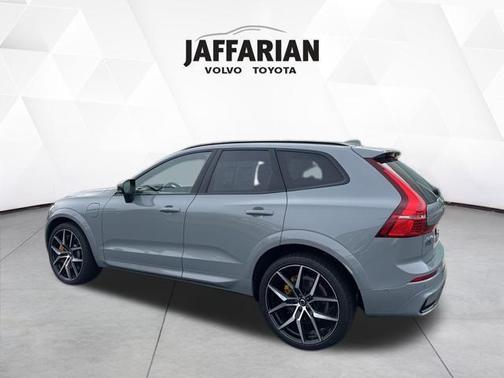 2025 Volvo XC60 Plug-In Hybrid T8 Polestar Engineered