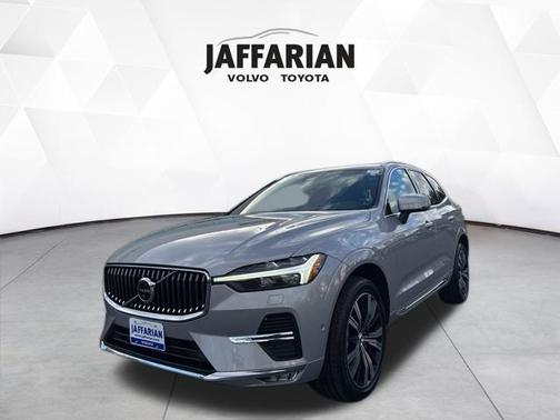 2023 Volvo XC60 B5 Plus Bright Theme