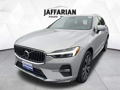 2023 Volvo XC60 B5 Plus Bright Theme