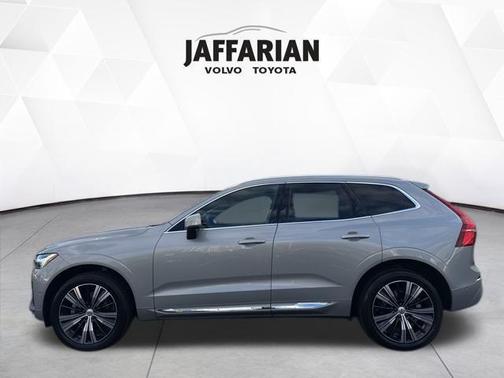 2023 Volvo XC60 B5 Plus Bright Theme