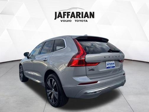 2023 Volvo XC60 B5 Plus Bright Theme