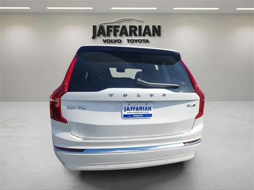 2025 Volvo XC90 B6 Ultra